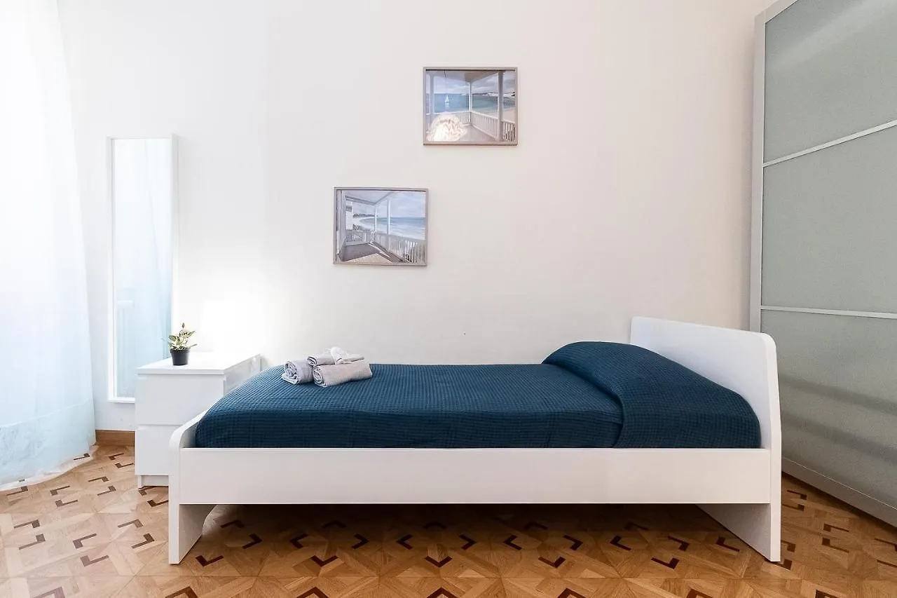 Appartamento Piazza Duomo Varazze 0*,